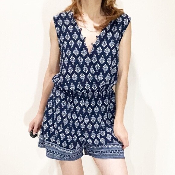 OVI Romper Printed Blue‎ & White Sleeveless Size Small - Picture 7 of 8